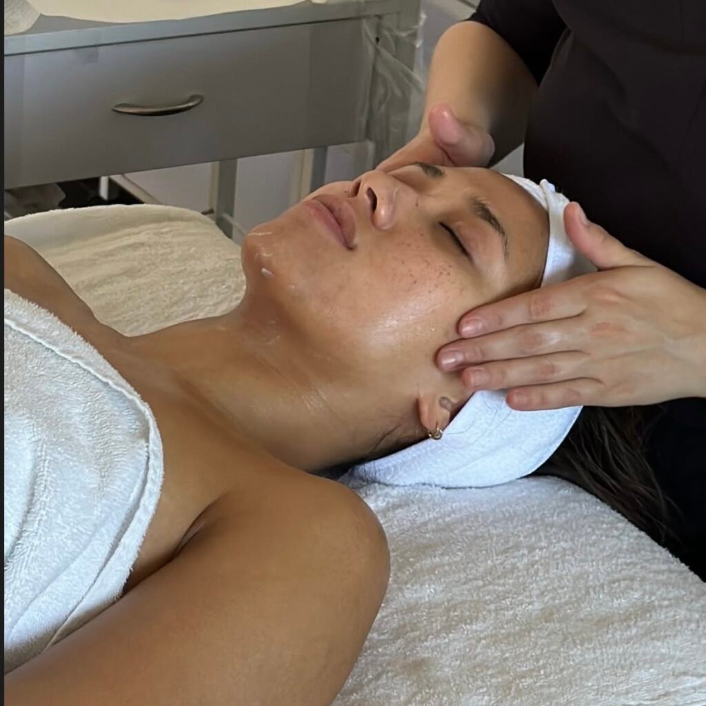 Esthetician-cources-Woodland-Hills